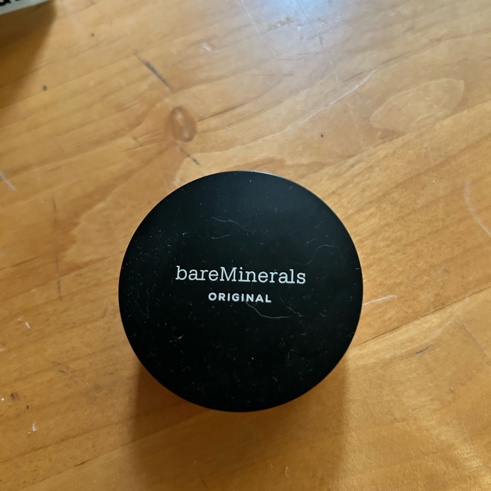 bareMinerals Medium Foundation SPF 15 NIB Medium